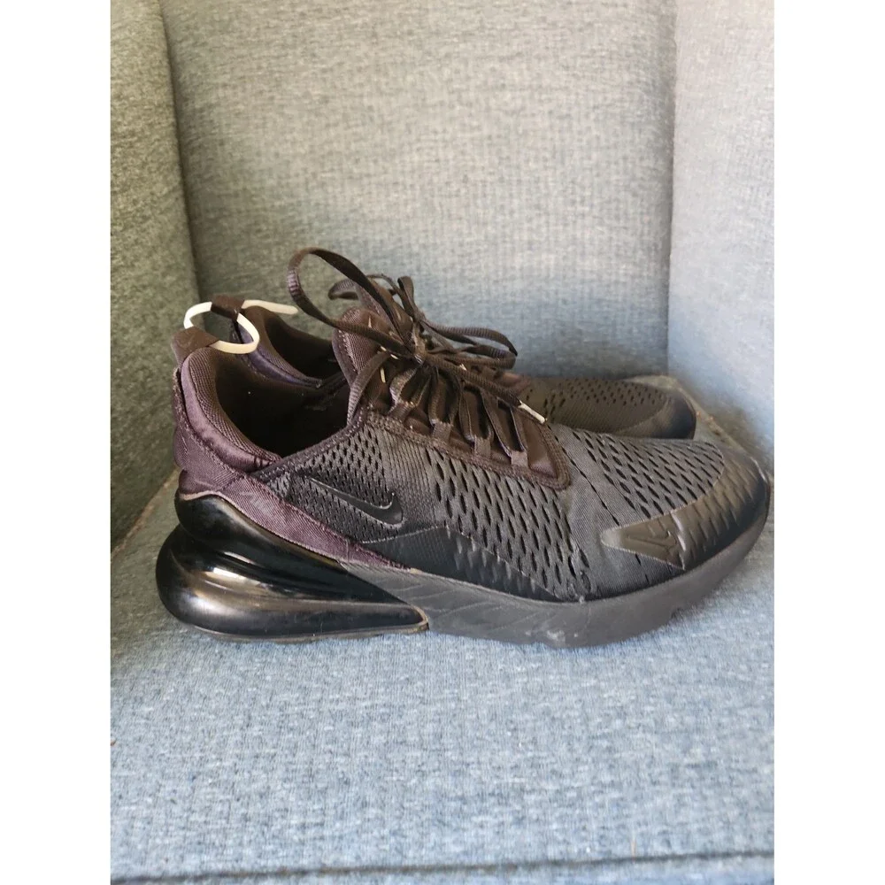 Nike Air Max 270 Women's Sneakers in Triple Black Size 11.5